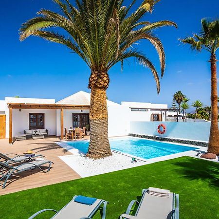 Villa Axular With Heated Private Pool Плая Бланка Екстериор снимка