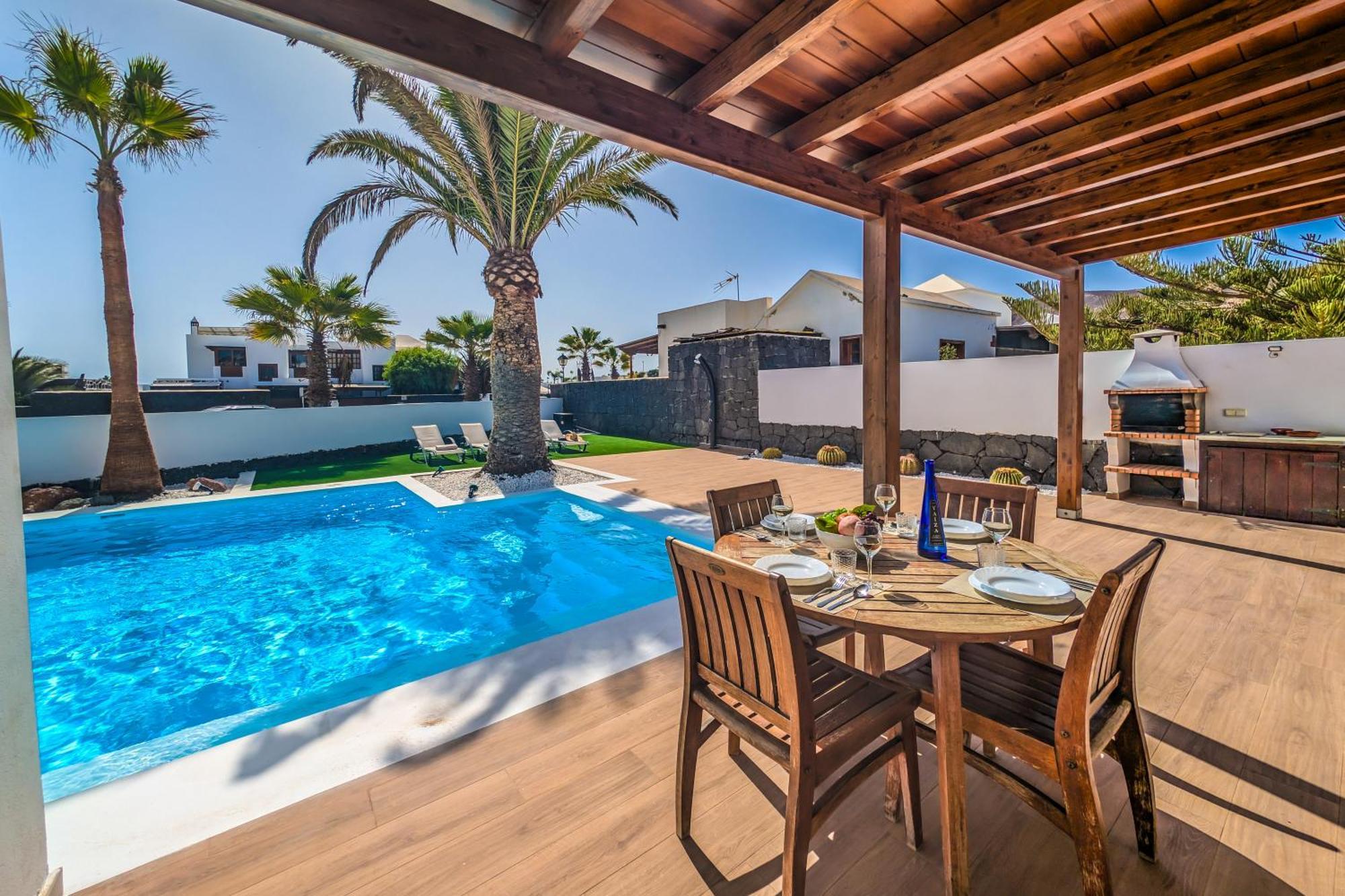 Villa Axular With Heated Private Pool Плая Бланка Екстериор снимка