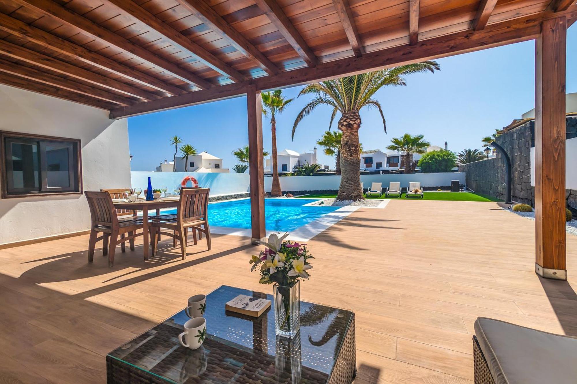Villa Axular With Heated Private Pool Плая Бланка Екстериор снимка